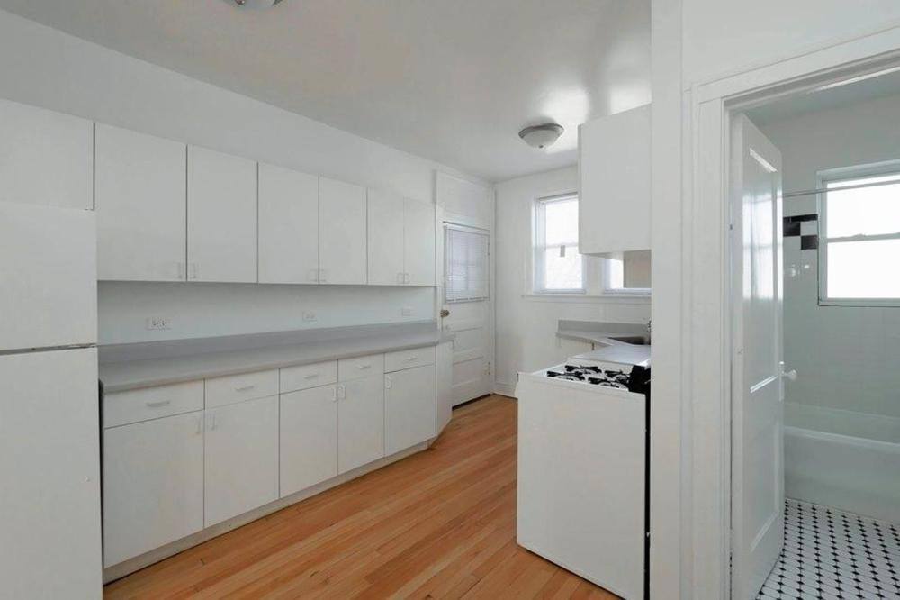Apartment for rent at 4435 N Greenview Ave #44351W, Chicago, IL 60640