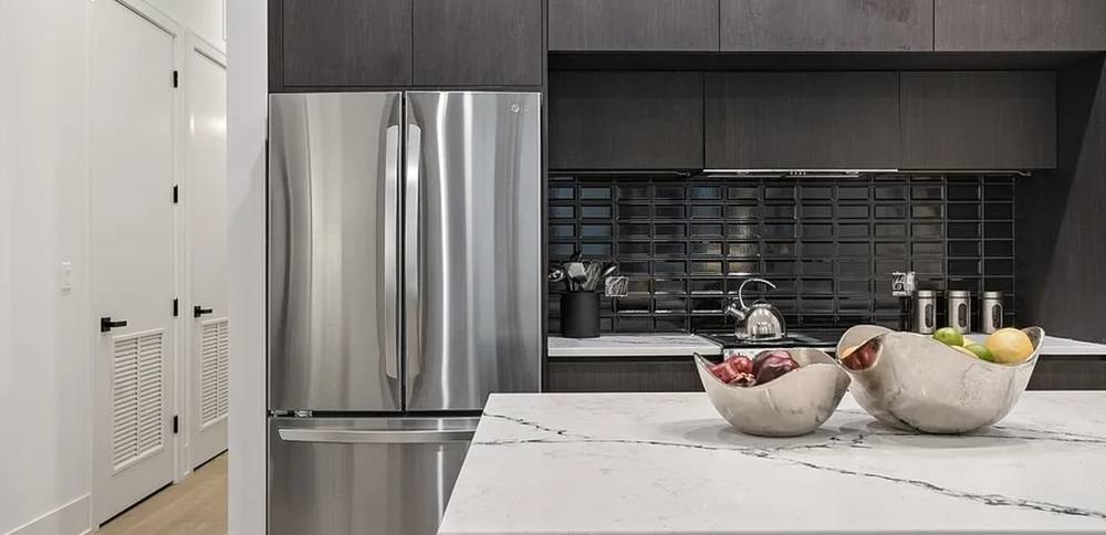 Condo for rent at 318 W Grand Ave #204, Chicago, IL 60654