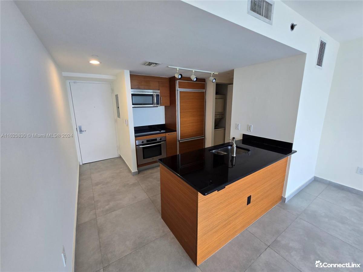 Apartment for rent at 50 Biscayne Blvd, Miami, FL 33132