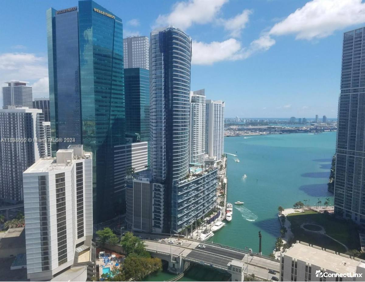 Apartment for rent at 41 SE 5th St #2009, Miami, FL 33131