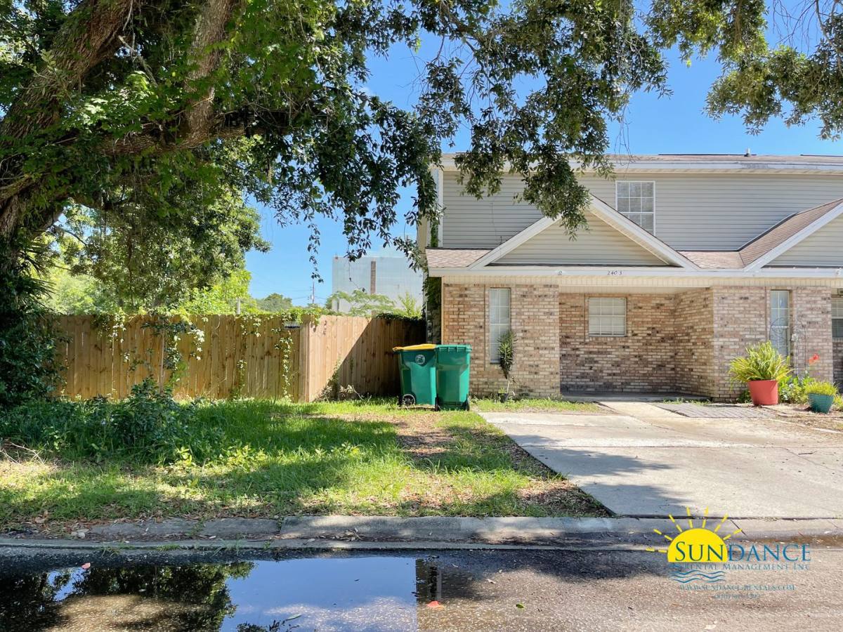Townhouse for rent at 2403 Suwanee Lane, Fort Walton Beach, FL 32547