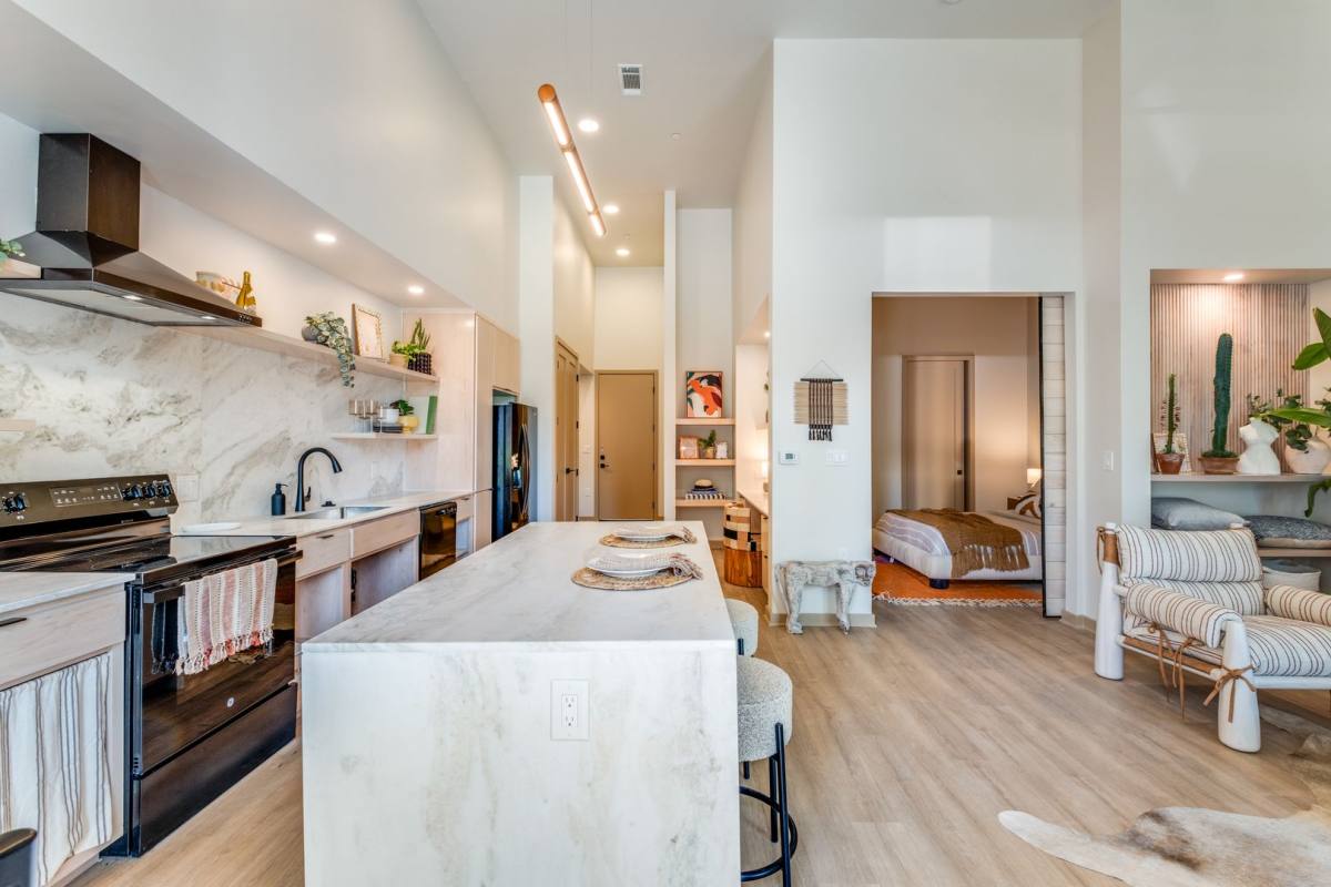 Apartment for rent at 515 W 10th St, Dallas, TX 75208