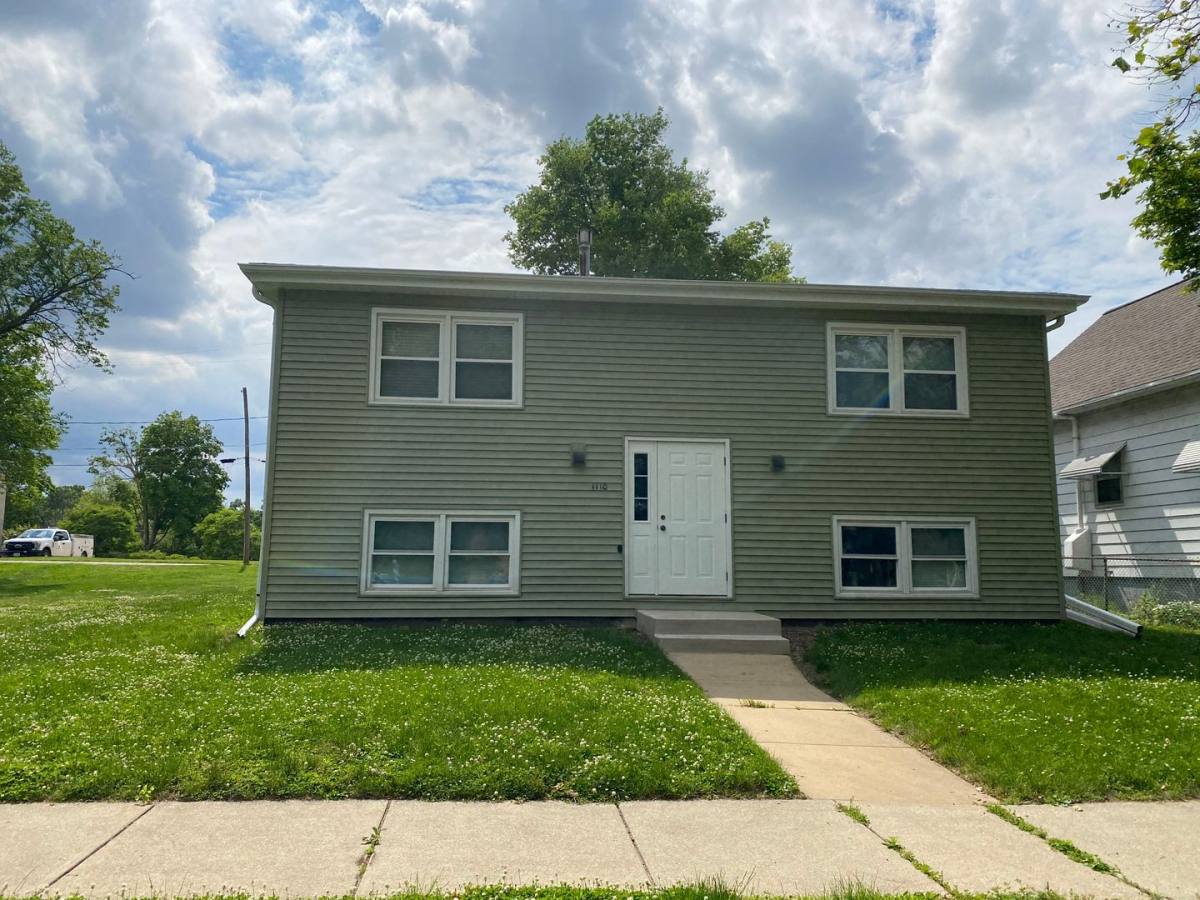 Apartment for rent at 1110 McLean, Bloomington, IL 61701