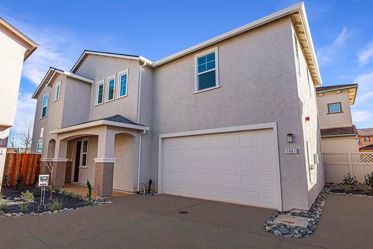 House for rent at 1941 Salzburg Trail, Redding, CA 96003
