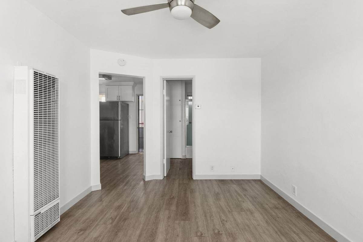 Apartment for rent at 727 Olive Ave, Long Beach, CA 90813