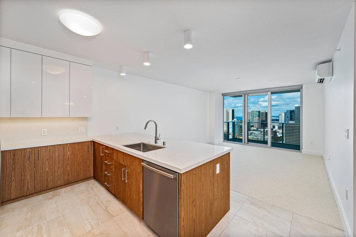 Apartment for rent at 629 Keeaumoku St, Honolulu, HI 96814