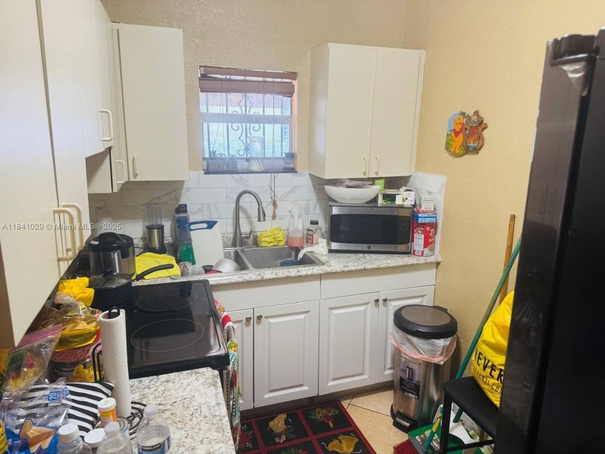 House for rent at 861 NW 112th St, Miami, FL 33168