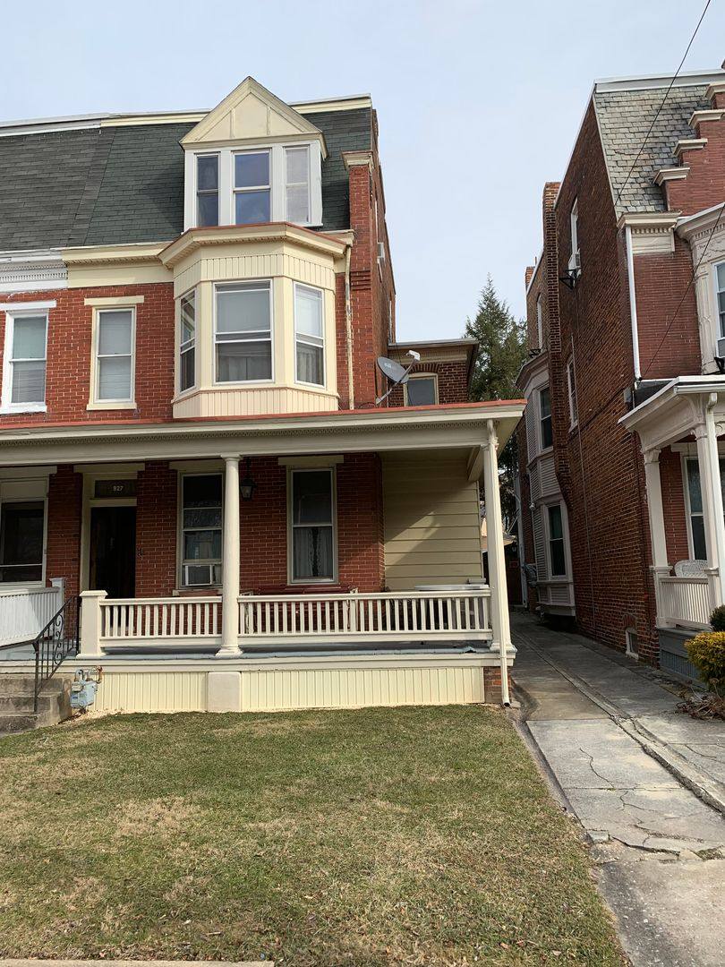Apartment for rent at 935 S Queen St, York, PA 17403