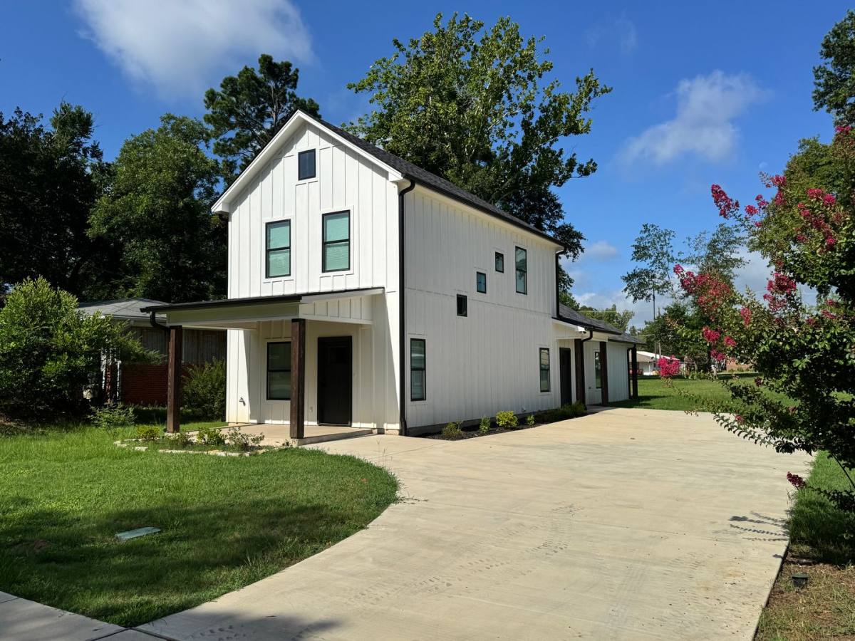 House for rent at 111 S College St, Lindale, TX 75771