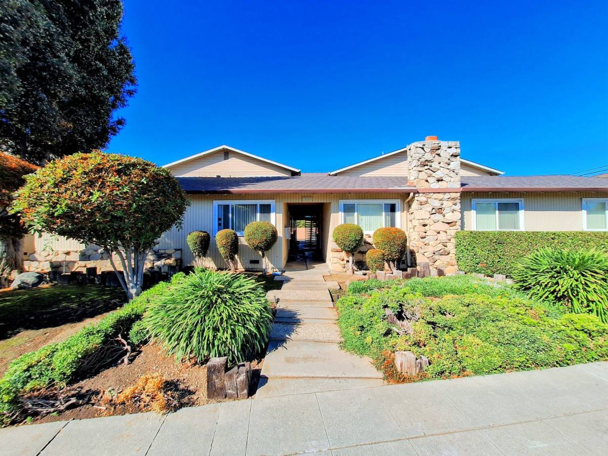 Apartment for rent at 890 Burbank Dr, Santa Clara, CA 95051