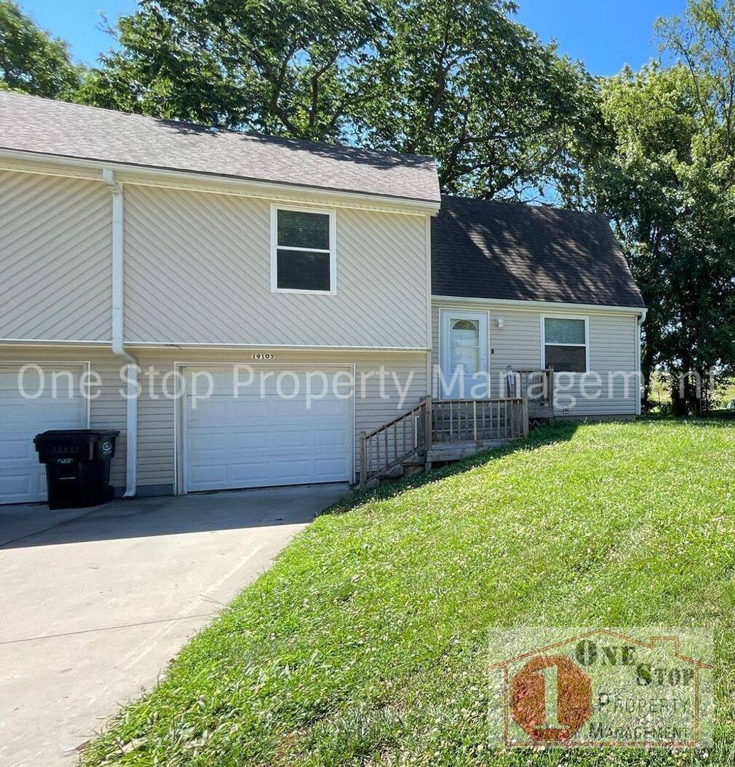 House for rent at 19103 E 18th St N, Independence, MO 64058