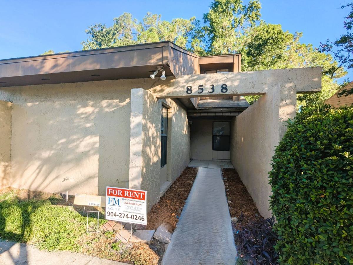 Townhouse for rent at 8538 Pineverde Lane, Jacksonville, FL 32244