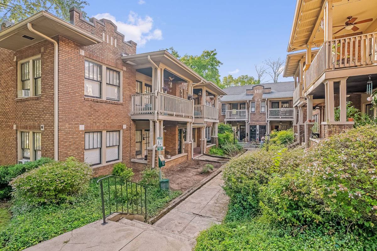Apartment for rent at 2830 10th Court S, Birmingham, AL 35205