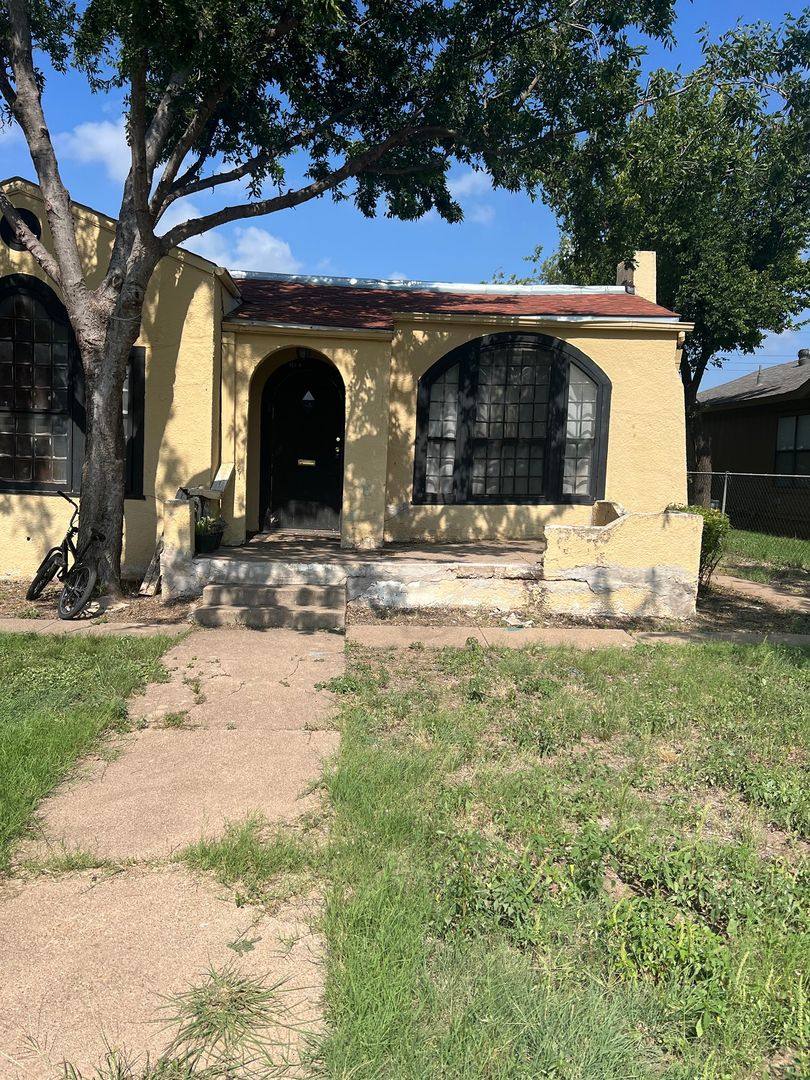 House for rent at 882 Hickory St, Abilene, TX 79601