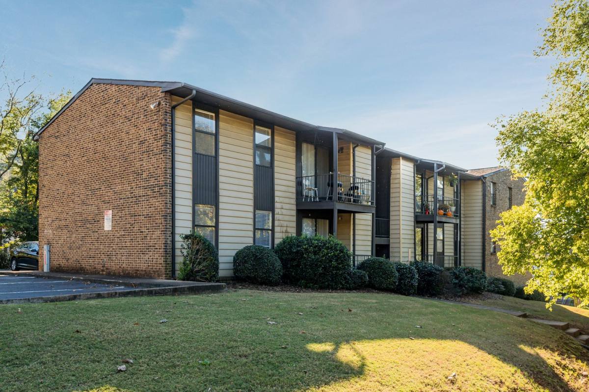 Apartment for rent at 1301 33rd St S, Birmingham, AL 35205