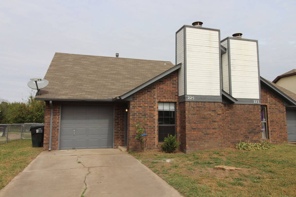 Apartment for rent at 223-225 Skylark Court, Norman, OK 73071
