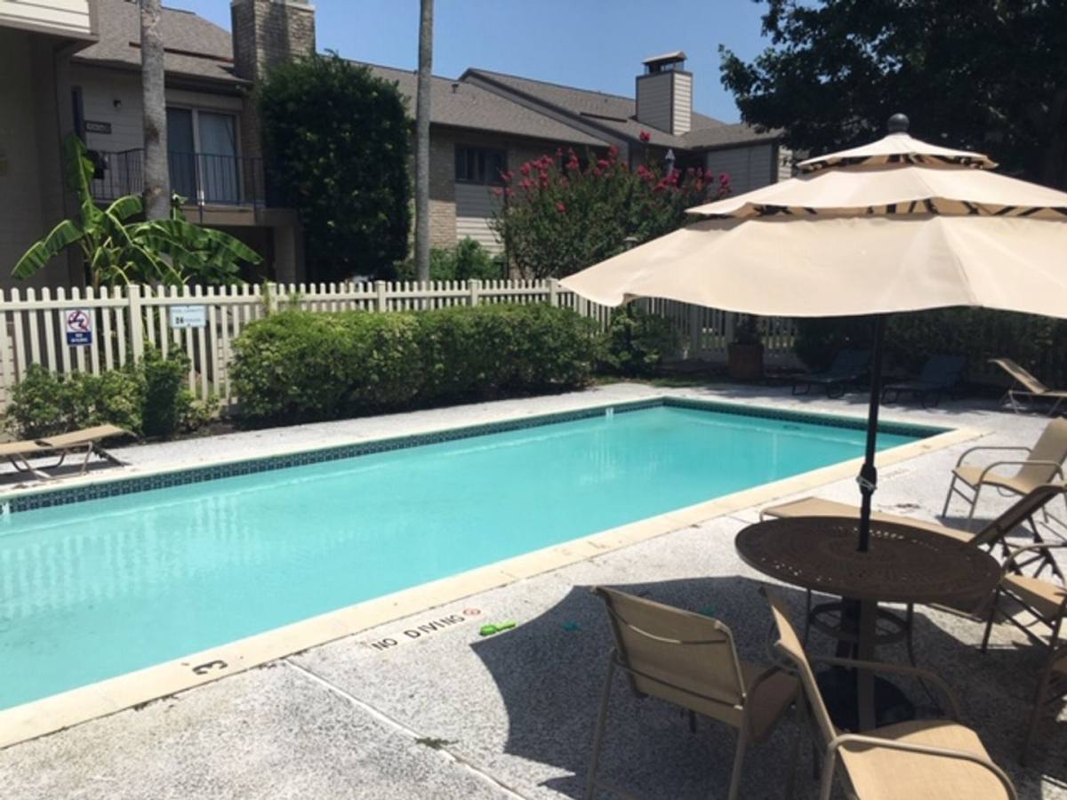 Apartment for rent at 7114 N Holiday, Galveston, TX 77550