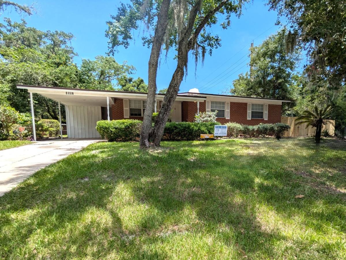 House for rent at 3557 Edgewater Dr, Jacksonville, FL 32210