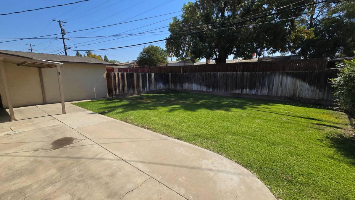 House for rent at 2707 Wenatchee Ave, Bakersfield, CA 93306