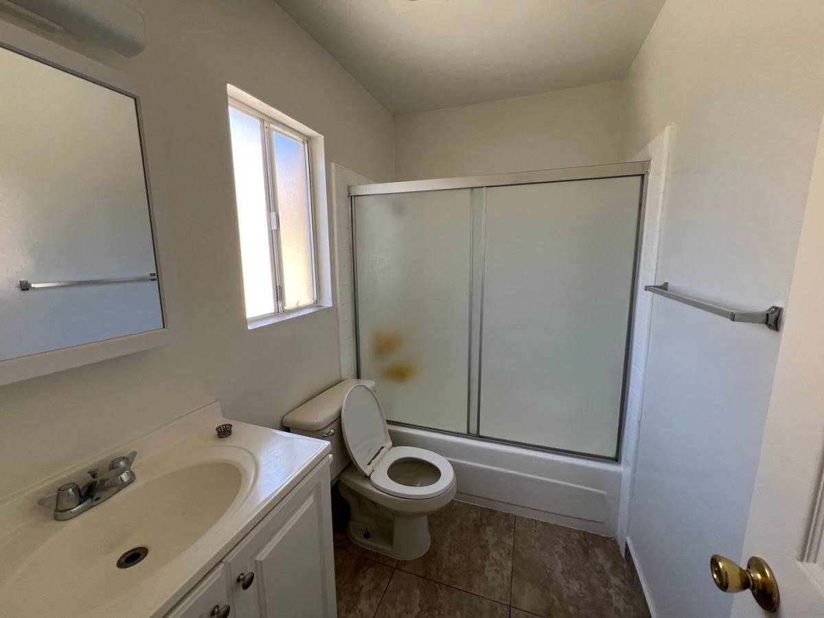 Apartment for rent at 2124 N Santa Fe Ave, Compton, CA 90222
