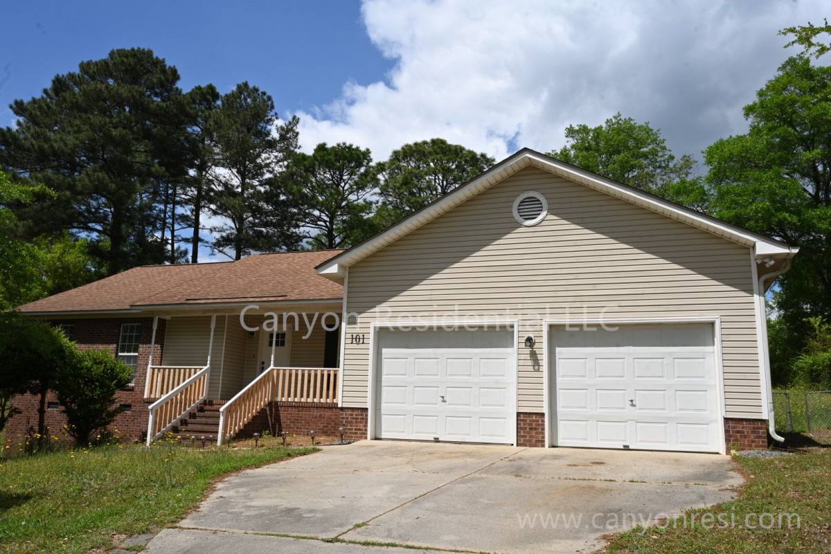 House for rent at 101 Overlook Court, Raeford, NC 28376