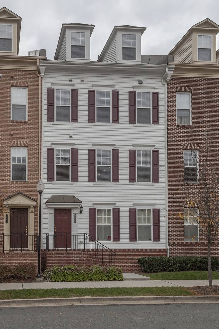 House for rent at 3941 Old Dominion Blvd, Alexandria, VA 22305