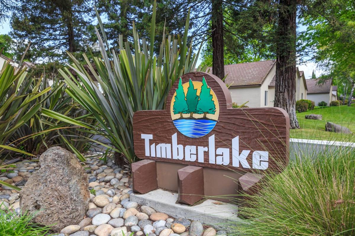 Condo for rent at 3701 Colonial Dr, Modesto, CA 95356