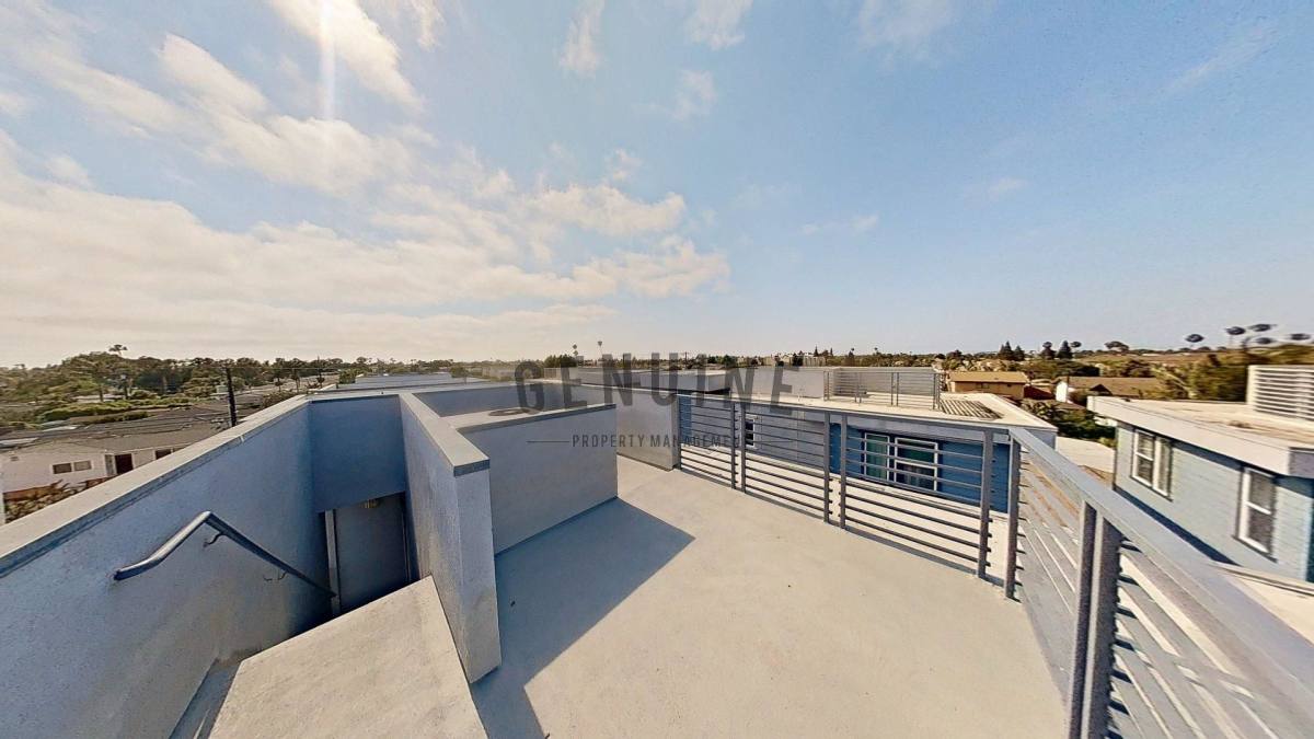 Townhouse for rent at 2070 Maple Ave, Costa Mesa, CA 92627