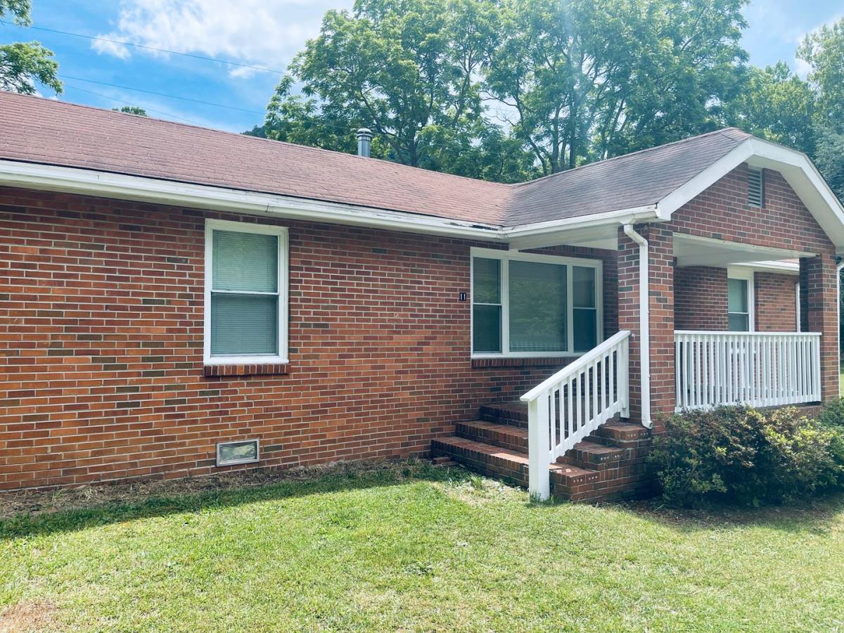 House for rent at 11 Bear Farm Rd, Candler, NC 28715