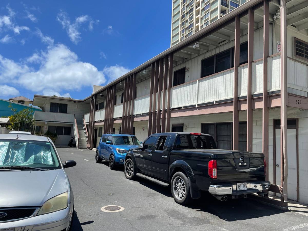Apartment for rent at 521 Lauiki St, Honolulu, HI 96826