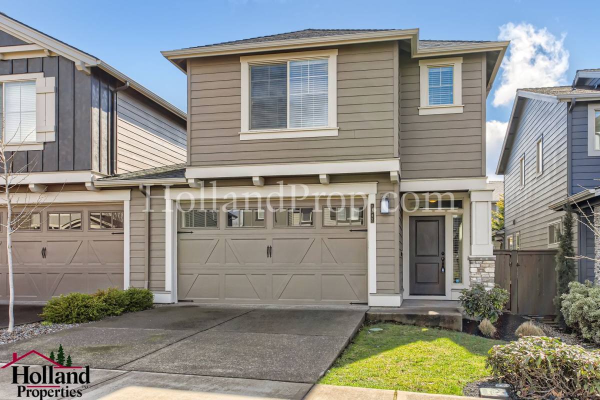 House for rent at 5242 SE Stargrass St, Hillsboro, OR 97123
