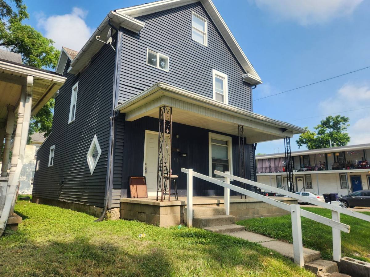 Apartment for rent at 437-437 1 2 Harrison Ave, Lancaster, OH 43130