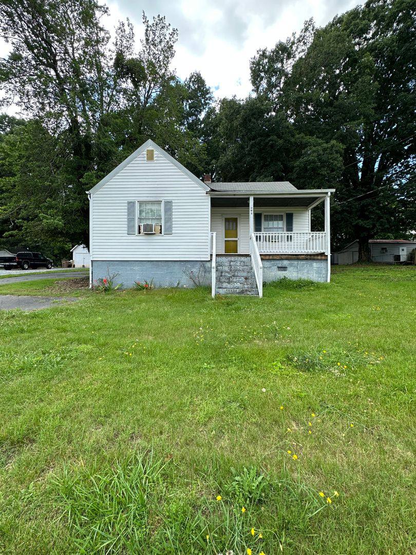 House for rent at 203 Prospect Rd, Hurt, VA 24563