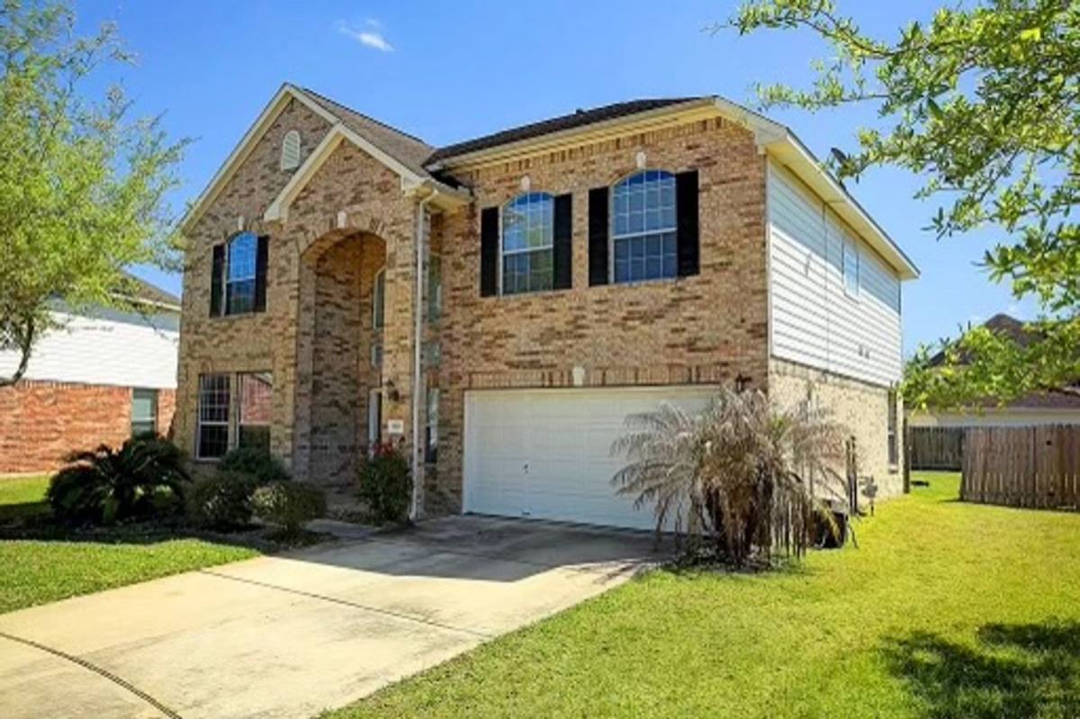 House for rent at 3615 Shasta Court, Pearland, TX 77584