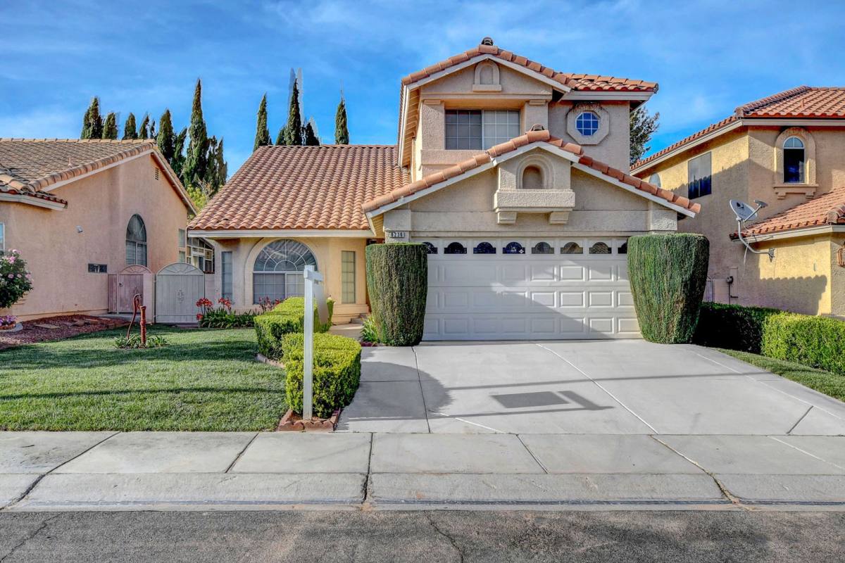 House for rent at 8236 Bermuda Beach Dr, Las Vegas, NV 89128