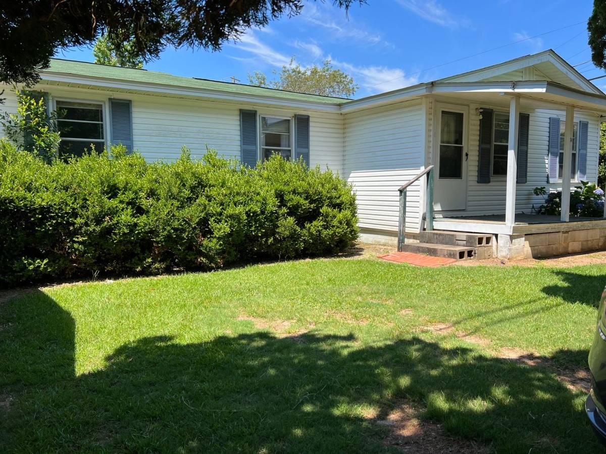 House for rent at 14 Manor St, Dothan, AL 36303