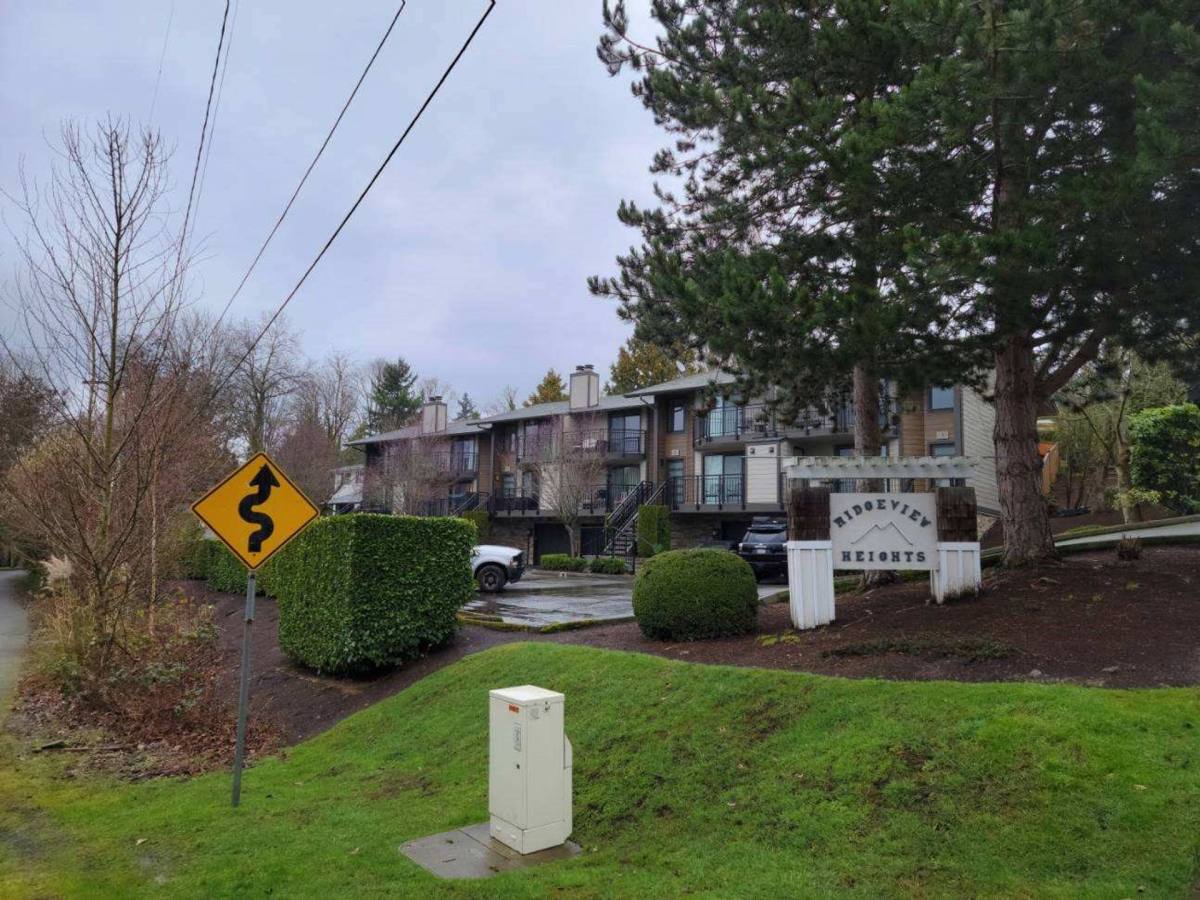 Apartment for rent at 1104 Kirkland Ave, Kirkland, WA 98033