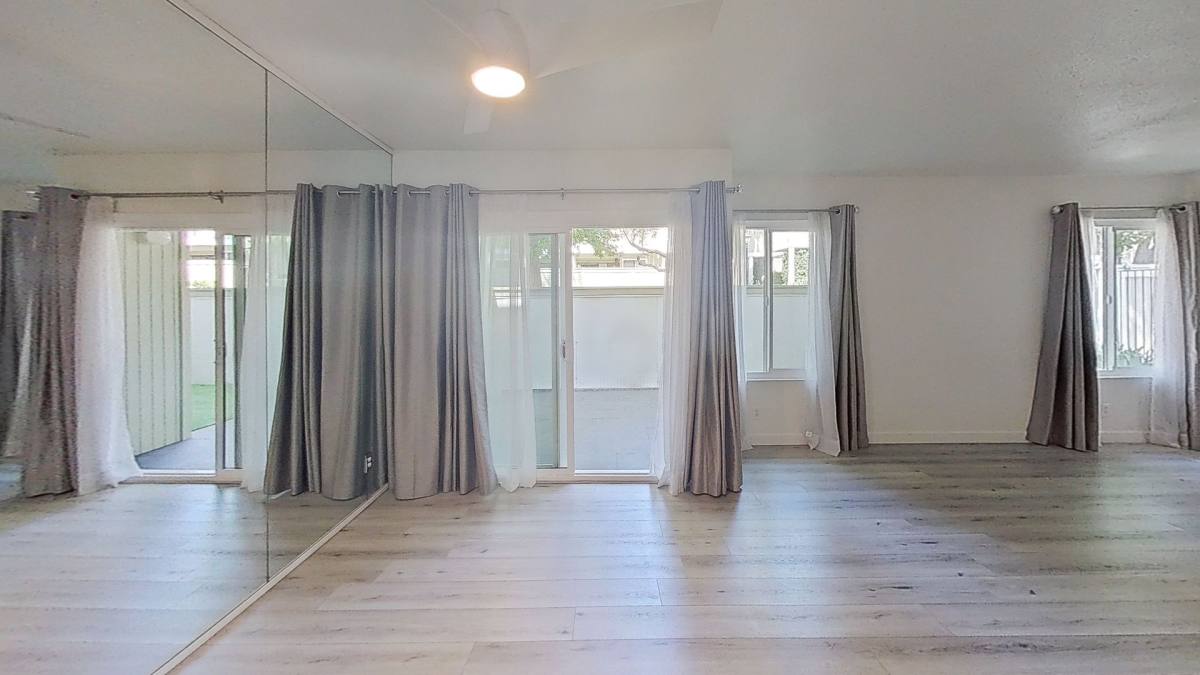 Townhouse for rent at 22107 Burbank, Woodland Hills, CA 91367