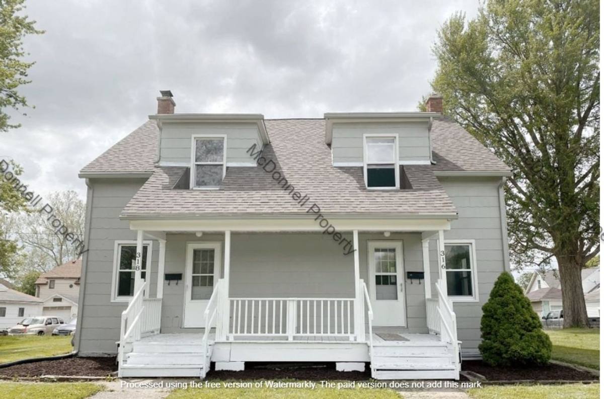 Apartment for rent at 316 S Elmwood Ave, Davenport, IA 52802
