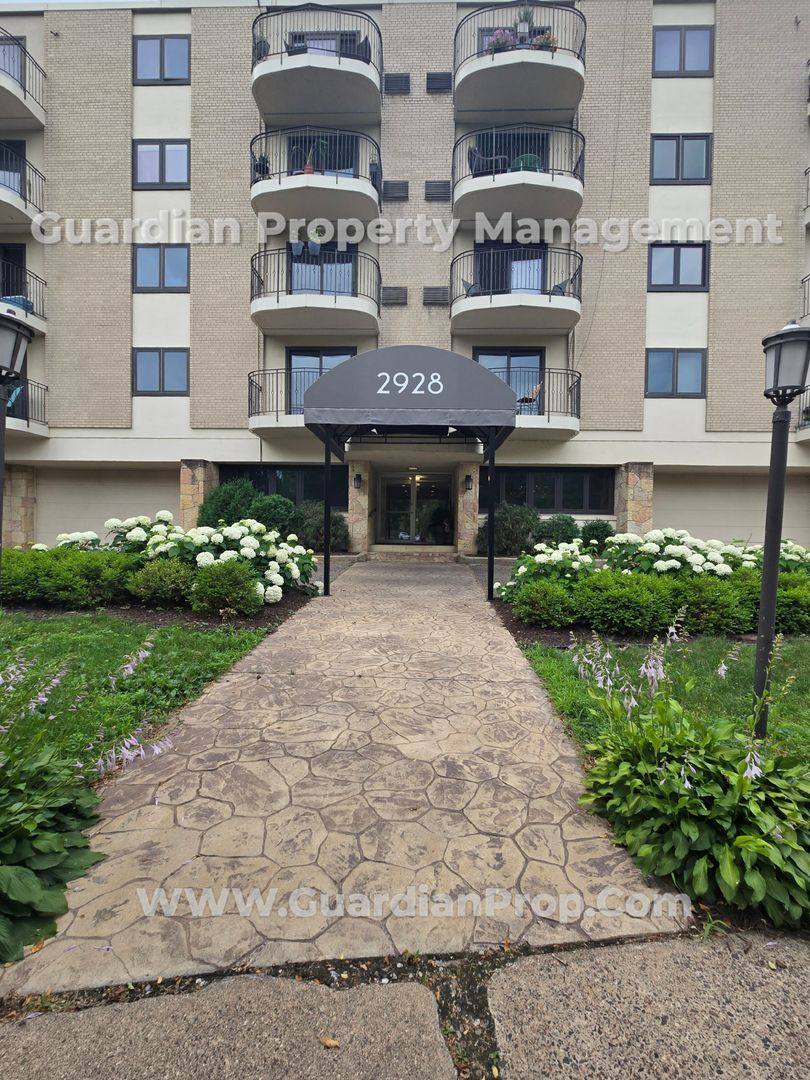 Apartment for rent at 2928 Dean Parkway, Minneapolis, MN 55416