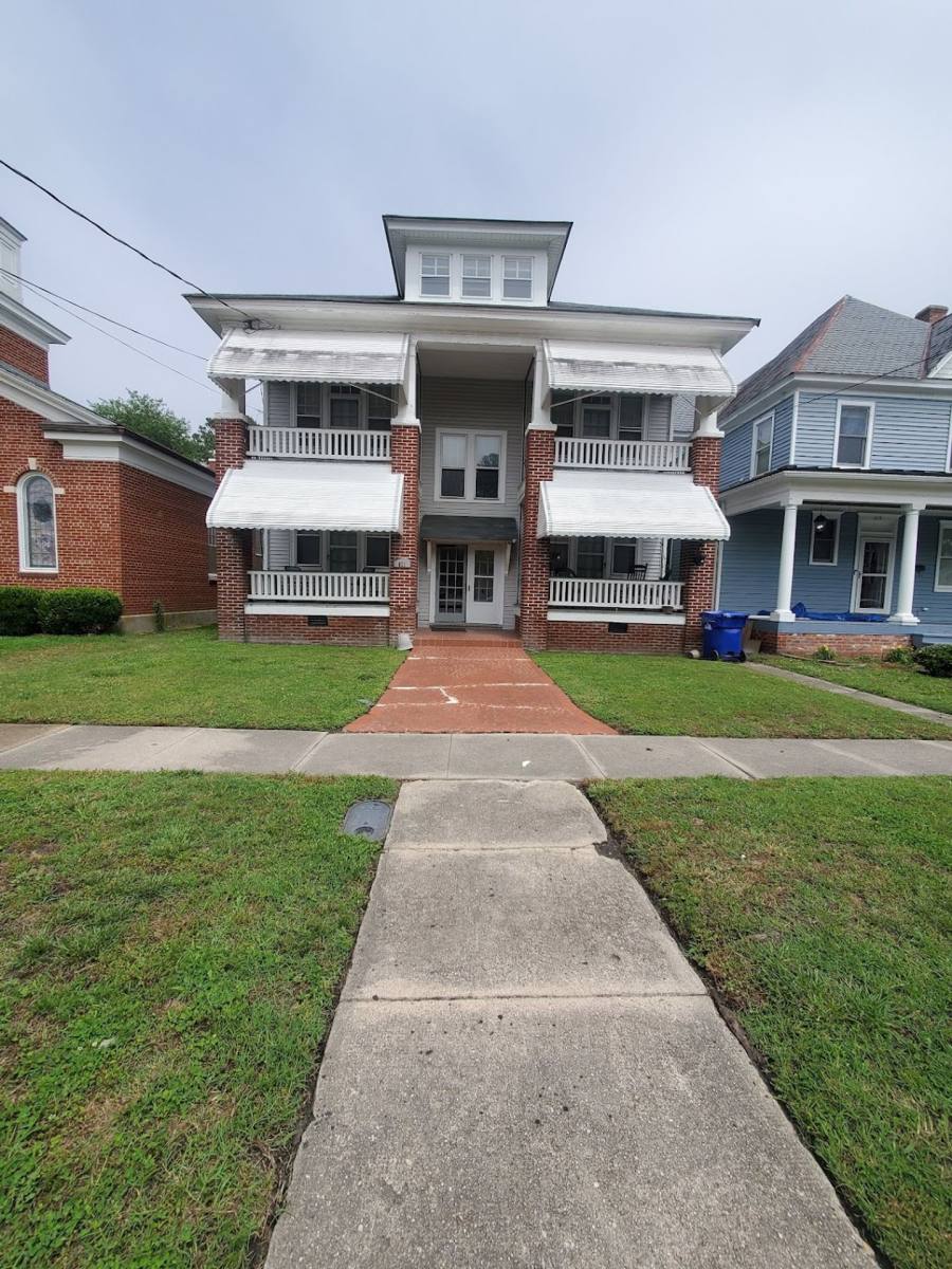 Apartment for rent at 421 Broad St, Portsmouth, VA 23707