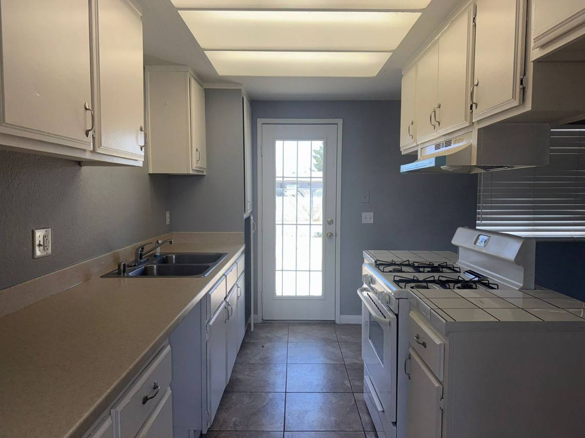 Apartment for rent at 13340 Navajo Rd, Apple Valley, CA 92308