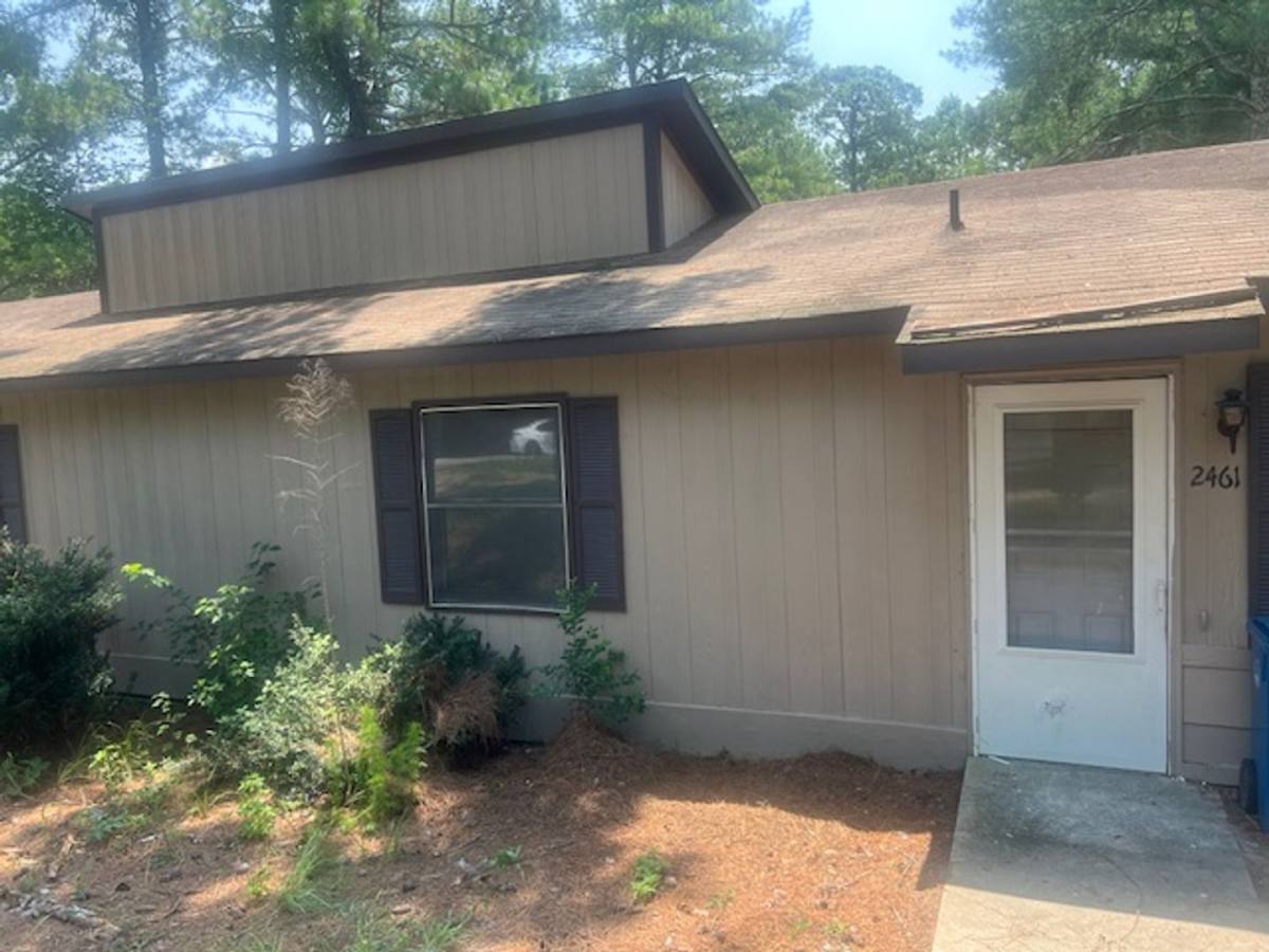 House for rent at 2461 Strickland Bridge Rd, Fayetteville, NC 28306