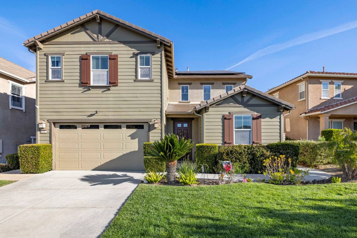 House for rent at 22587 Skipping Stone Dr, Santa Clarita, CA 91350