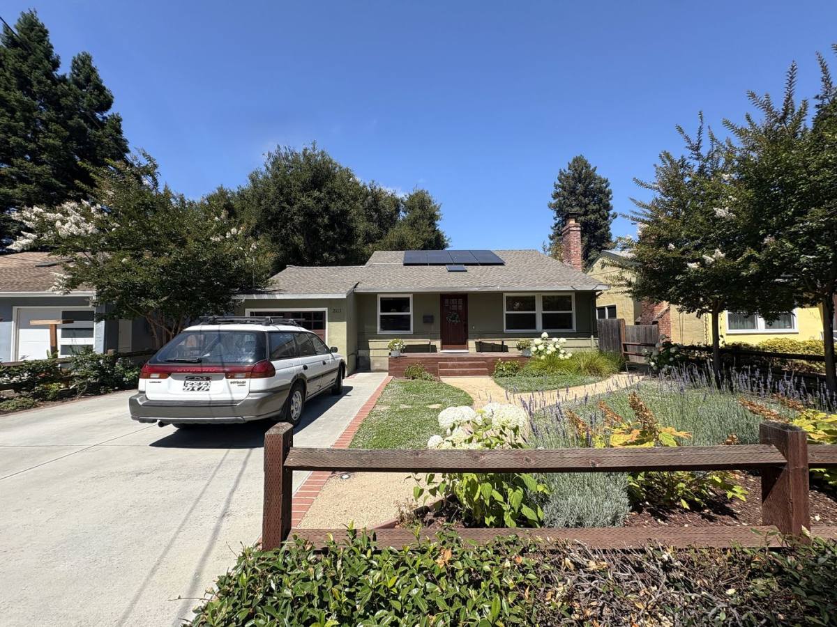 House for rent at 2111 Menalto Ave, Menlo Park, CA 94025