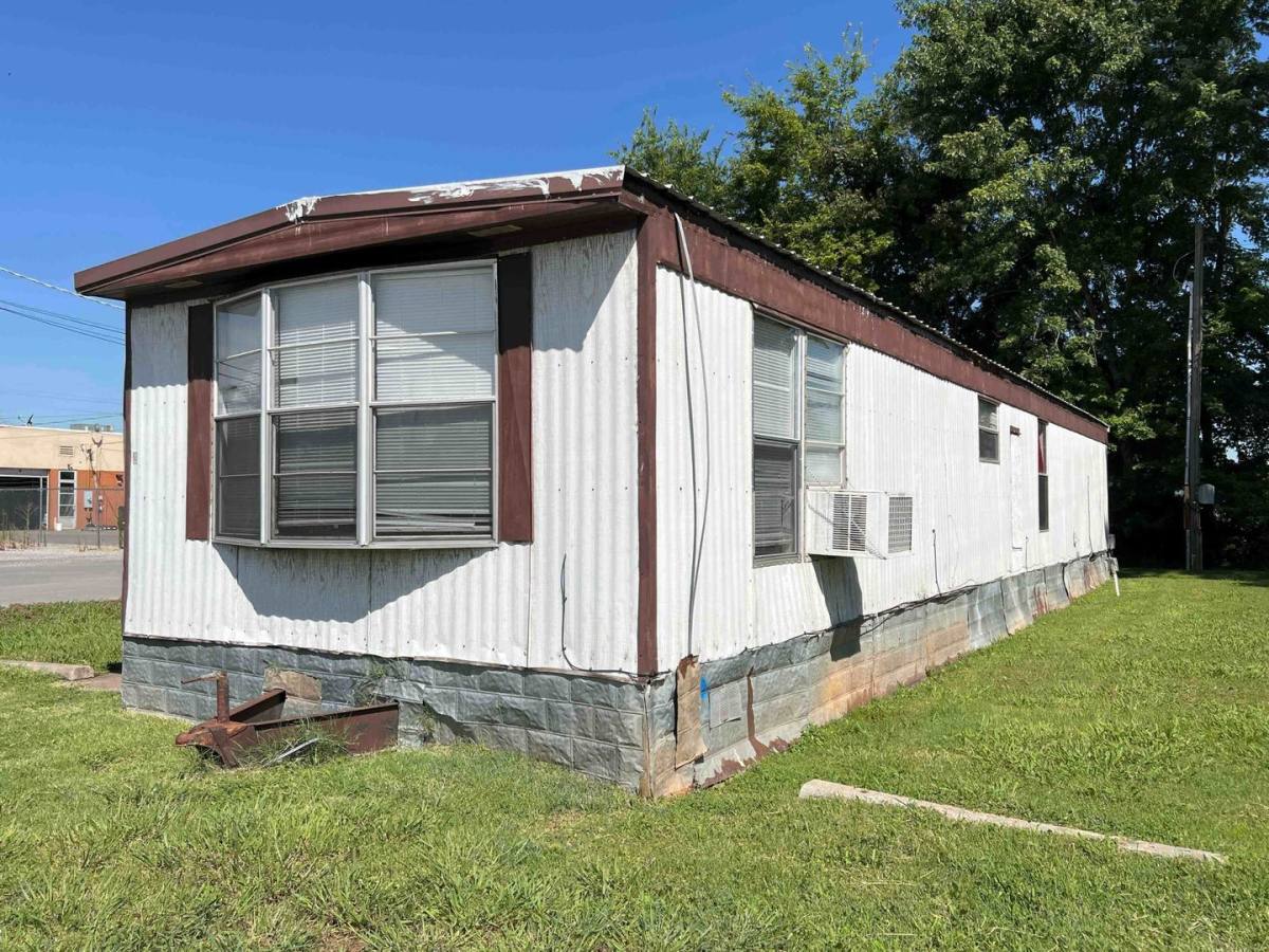 Apartment for rent at 2871 N Charles Ave, Clarksville, TN 37042