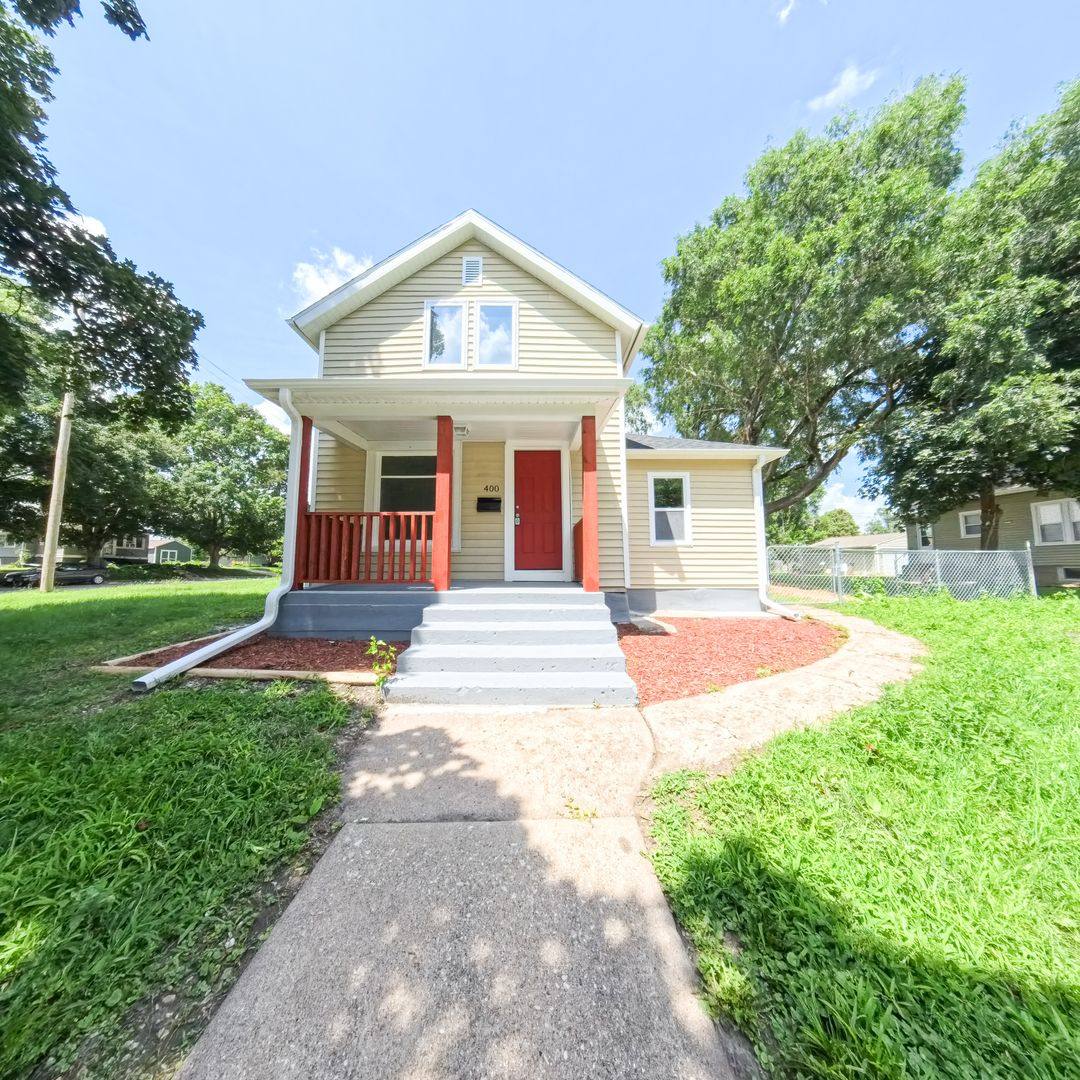 House for rent at 400 E Madison Ave, Jefferson, IA 50129