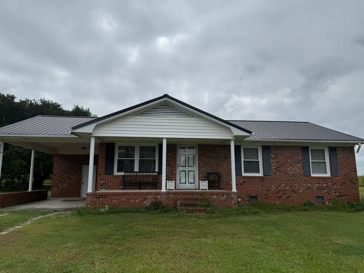 House for rent at 4553 Mark N Smith Rd, Deep Run, NC 28525