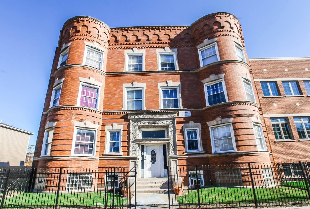 Apartment for rent at 4139-41 S Indiana, Chicago, IL 60653