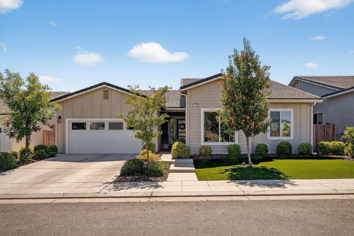 House for rent at 678 Capstone Way S, Madera, CA 93636